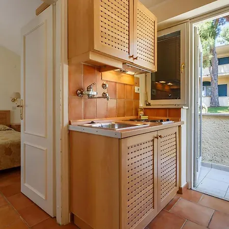 1 Bedroom Gorgeous Apartment In Porec Apartman