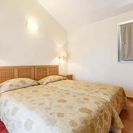 1 Bedroom Gorgeous Apartment In Porec Apartman *